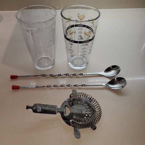 UNKNOWN Other - DRINK GLASSES SHOWING HOW TO MAKE CLASSIC COCKTAILS